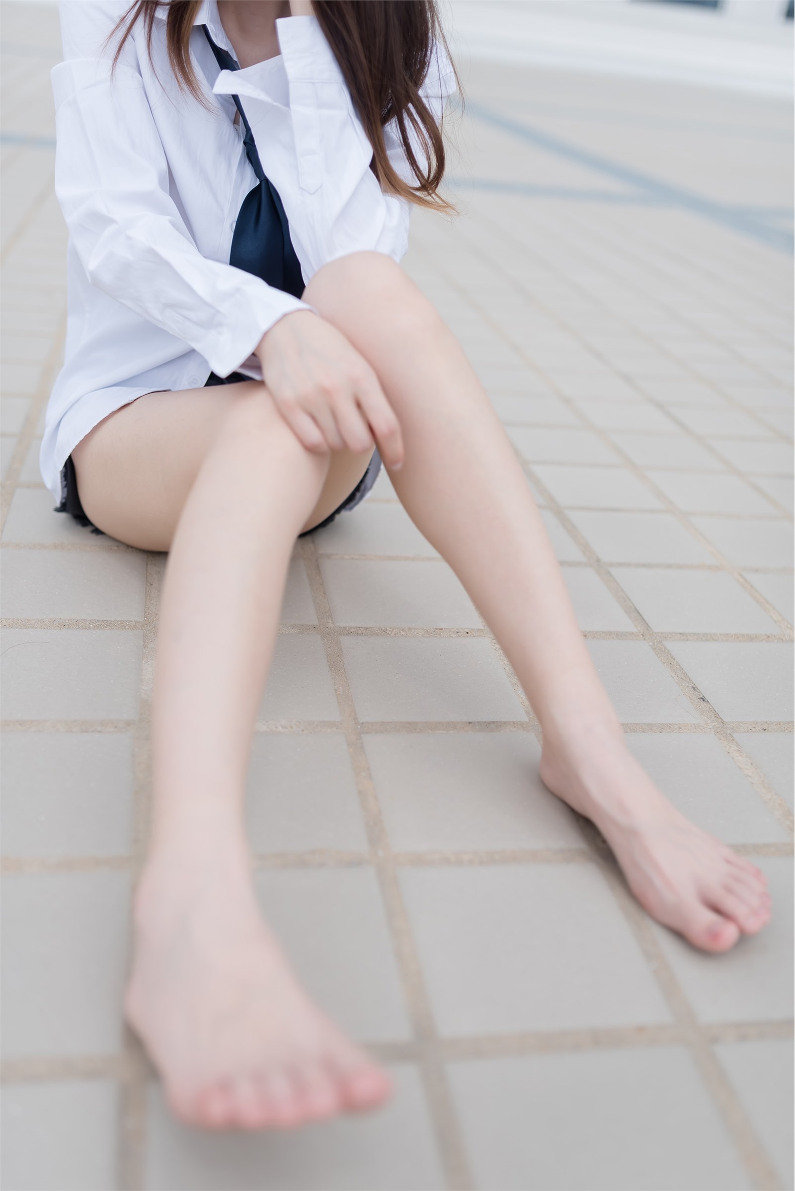 White shirt with bare feet(20)